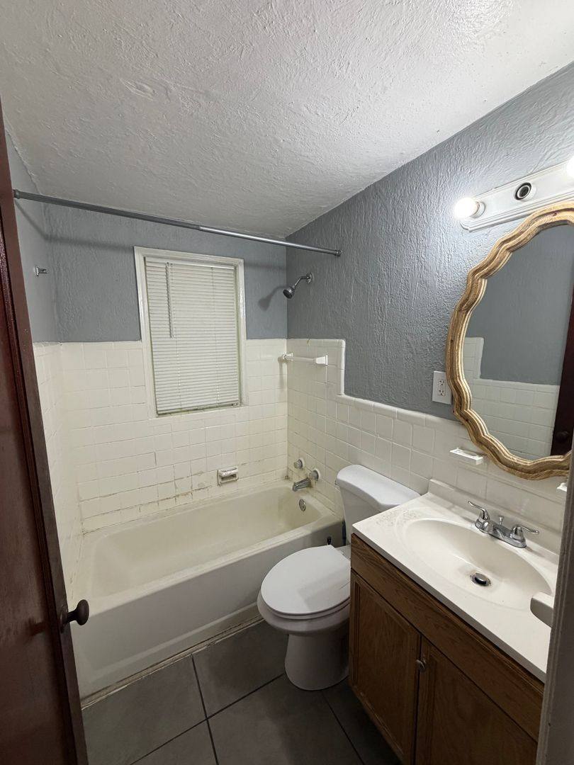 House for rent at 1927 Stillwater Dr, Saint Louis, MO 63114