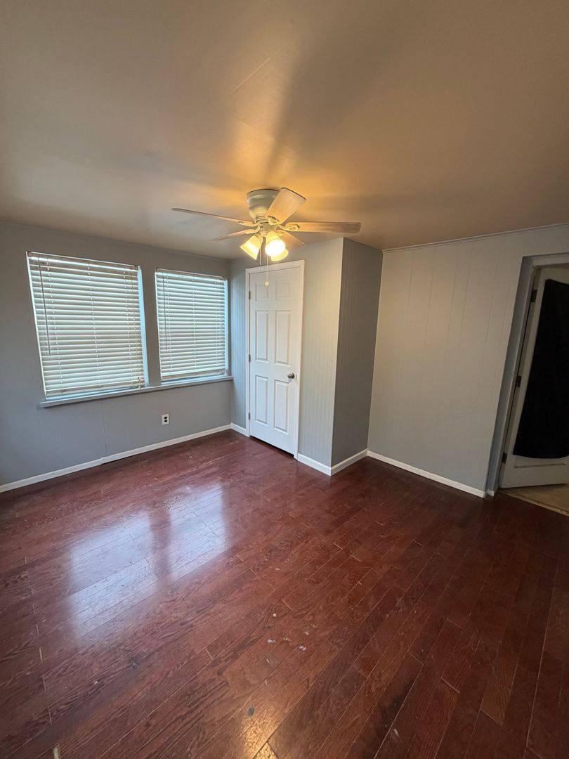 House for rent at 1927 Stillwater Dr, Saint Louis, MO 63114