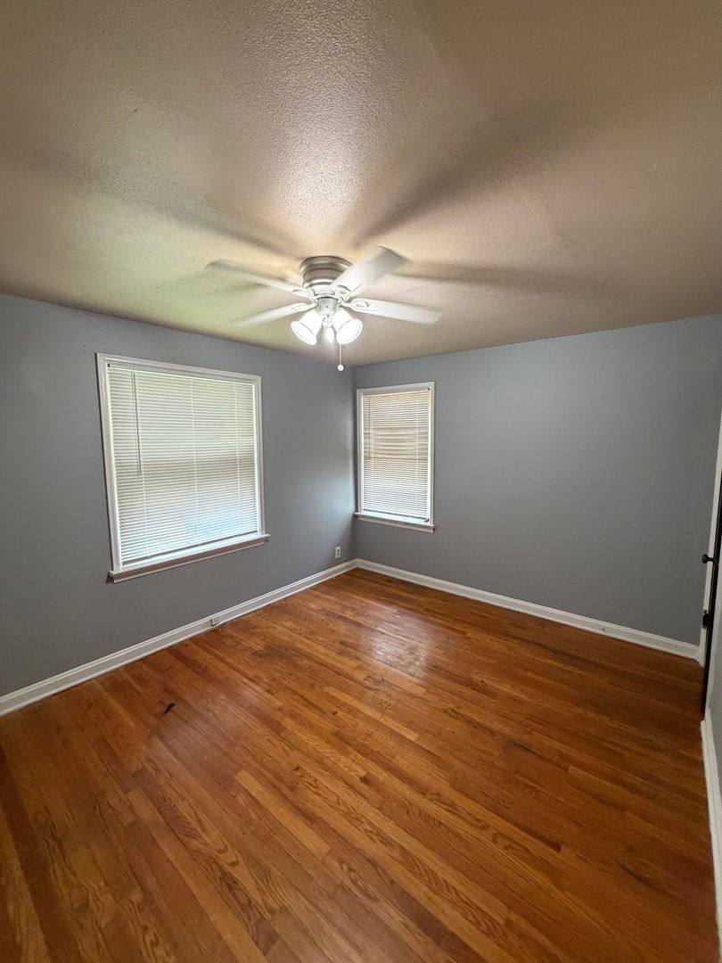 House for rent at 1927 Stillwater Dr, Saint Louis, MO 63114