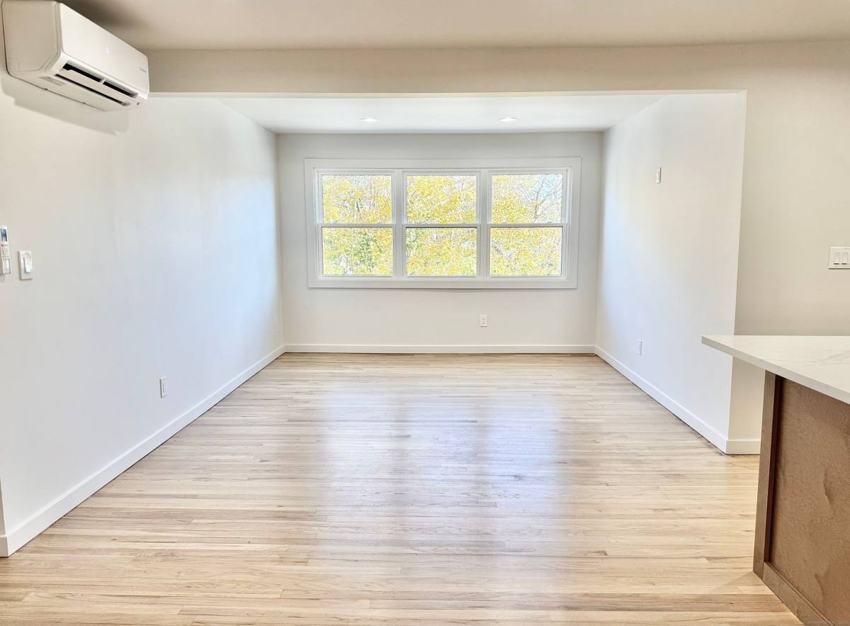 Apartment for rent at 1742 Boston Post Rd #5A, Westbrook, CT 06498