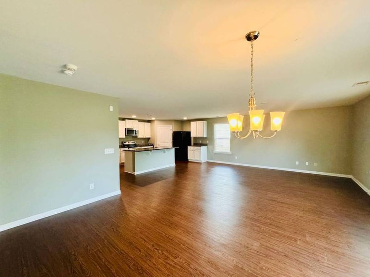 House for rent at 623 Hogan Dr, Richmond Hill, GA 31324