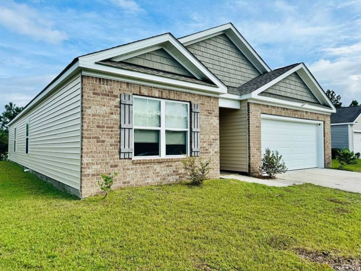 House for rent at 623 Hogan Dr, Richmond Hill, GA 31324