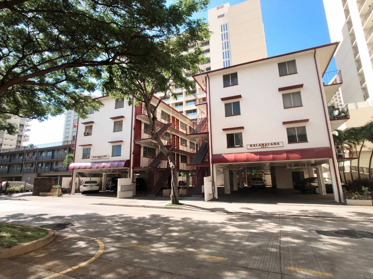 Apartment for rent at 2541 Kuhio Ave, Honolulu, HI 96815