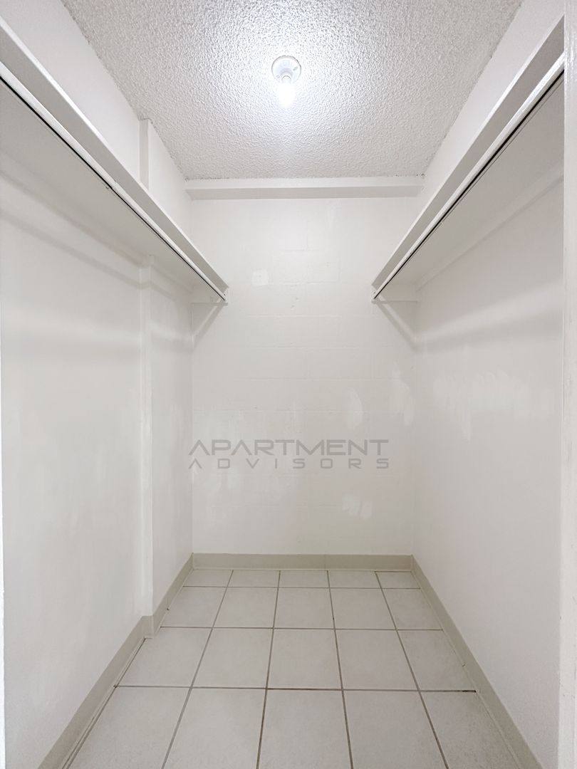 Apartment for rent at 2541 Kuhio Ave, Honolulu, HI 96815