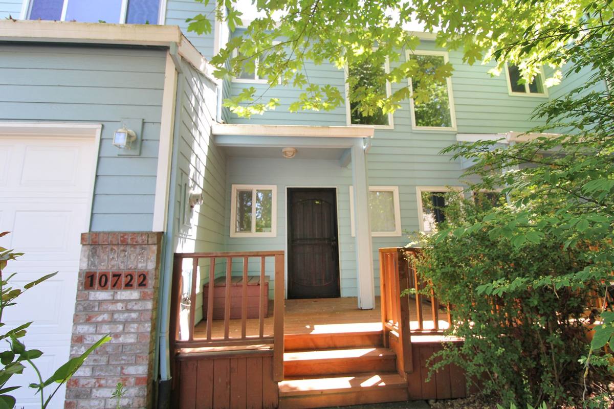 Townhouse for rent at 10722 NE 5th Ave, Portland, OR 97211