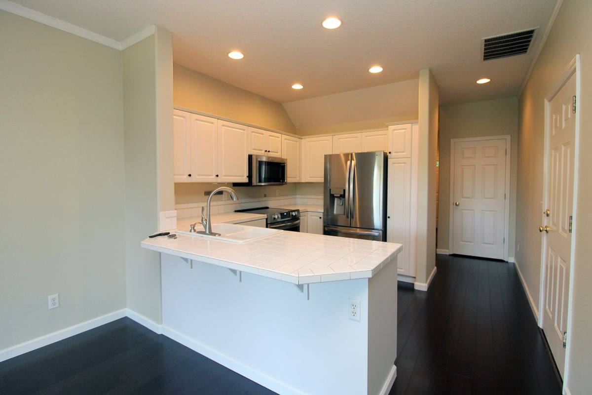 Townhouse for rent at 10722 NE 5th Ave, Portland, OR 97211