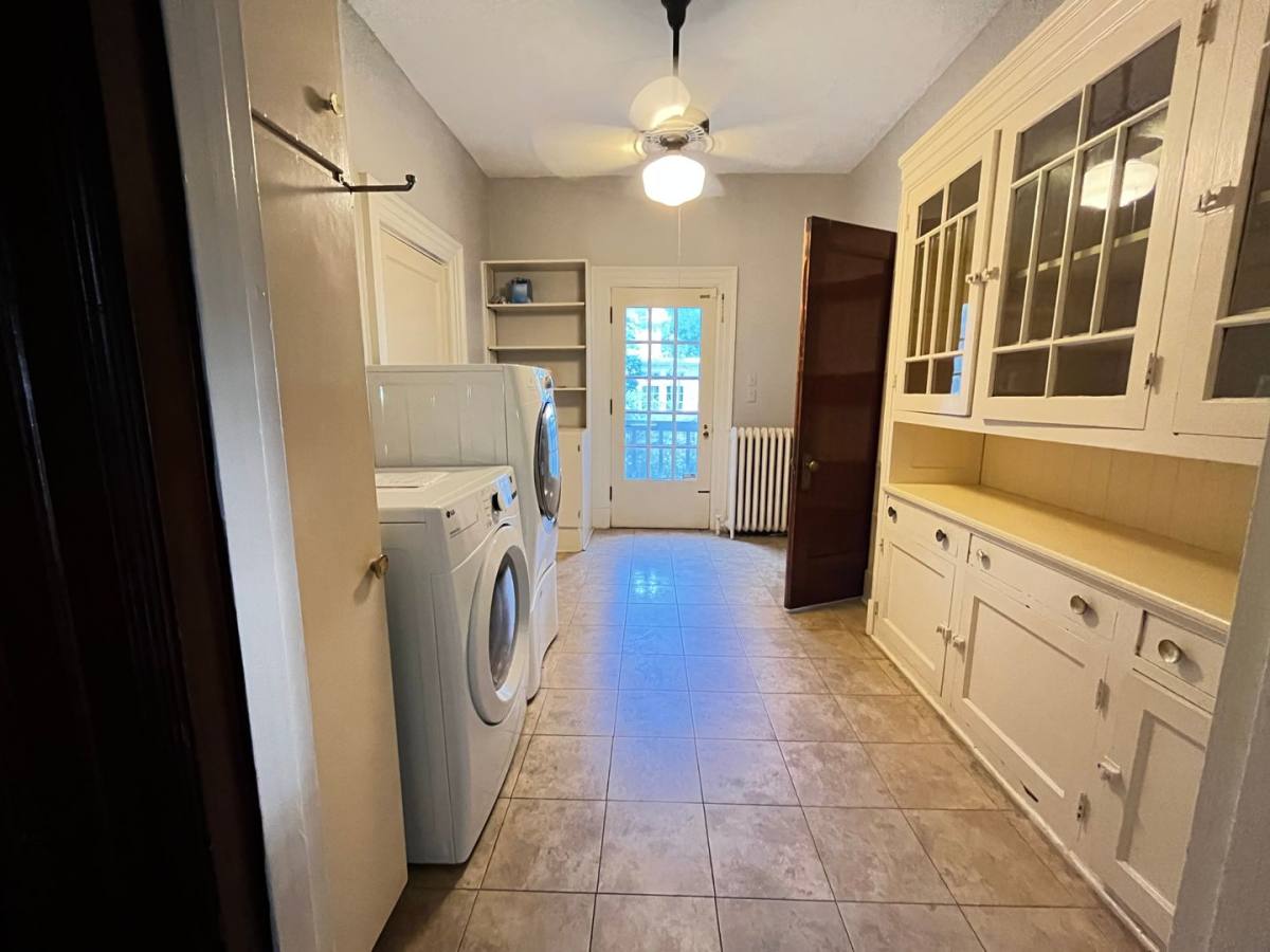 House for rent at 240 S Belvedere Blvd, Memphis, TN 38104