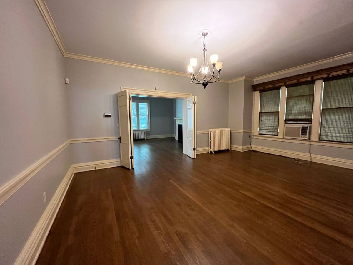House for rent at 240 S Belvedere Blvd, Memphis, TN 38104