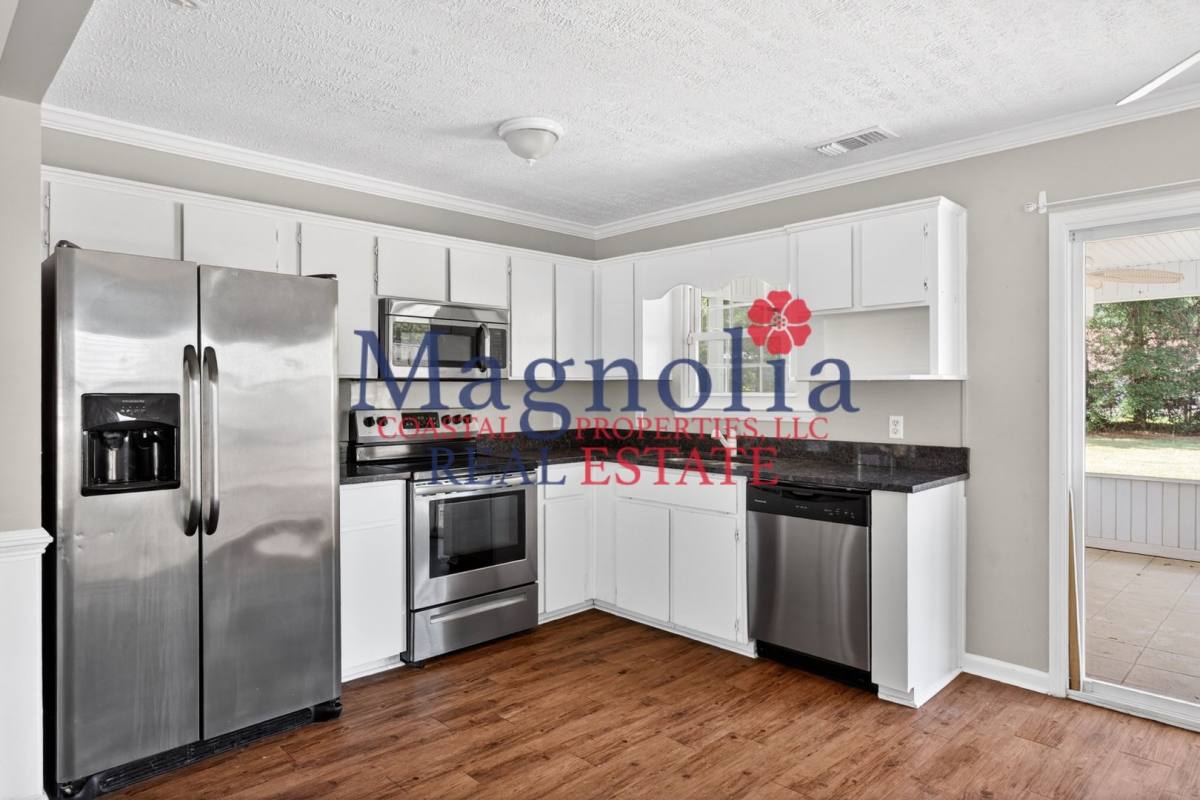House for rent at 494 Osprey Dr, Richmond Hill, GA 31324