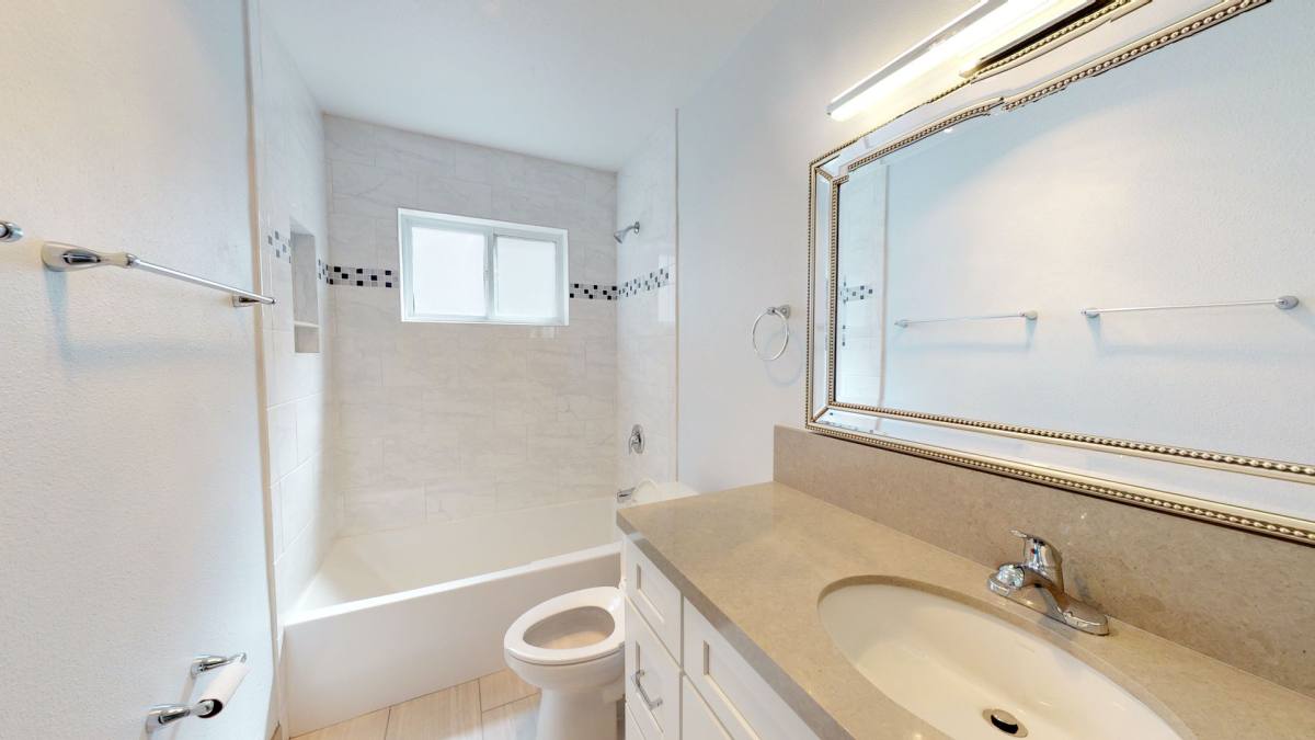 Apartment for rent at 427 Orange Ave, Coronado, CA 92118