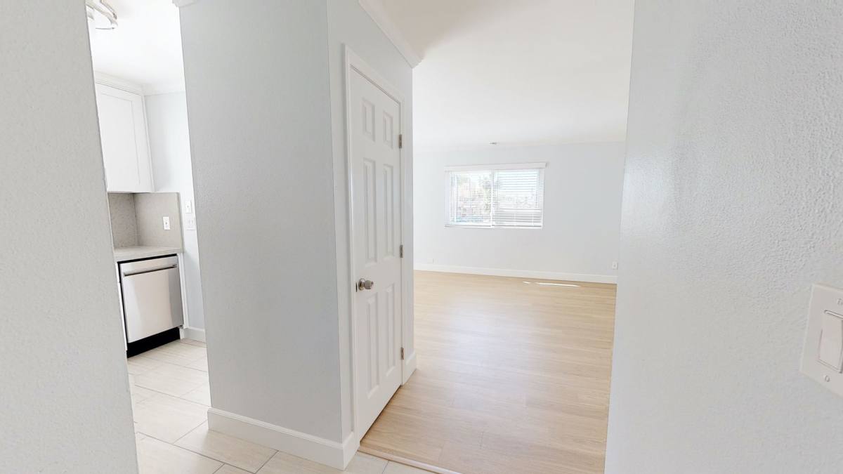 Apartment for rent at 427 Orange Ave, Coronado, CA 92118