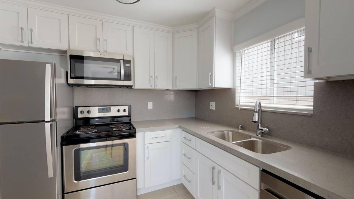 Apartment for rent at 427 Orange Ave, Coronado, CA 92118