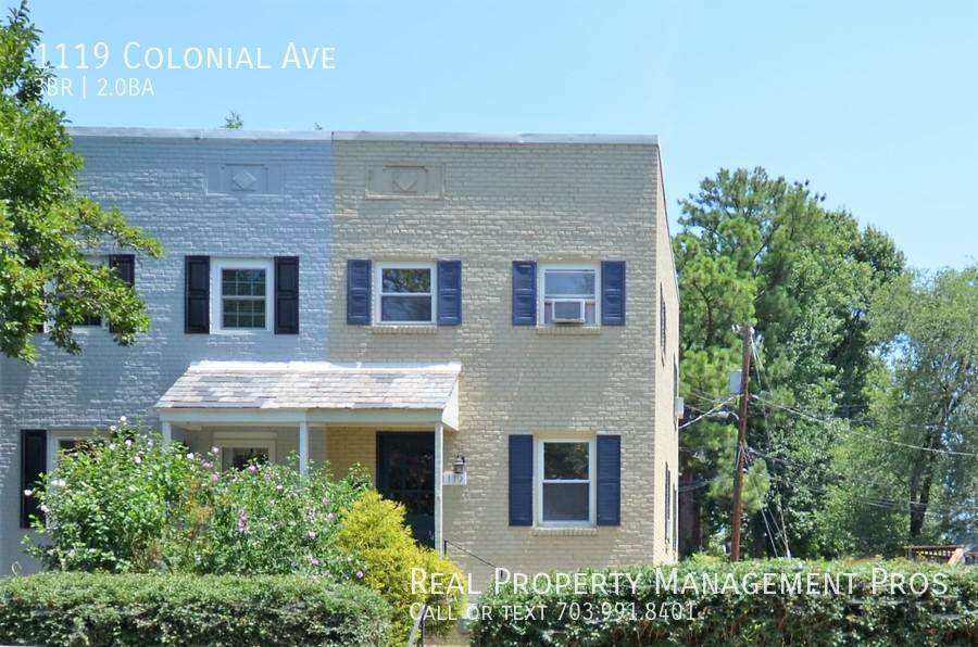 Townhouse for rent at 1119 Colonial Ave, Alexandria, VA 22314