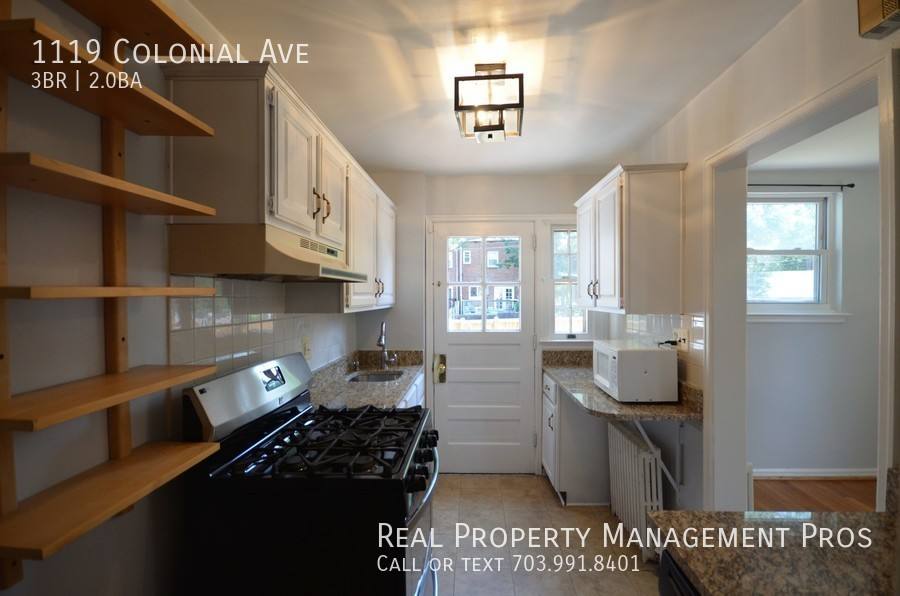 Townhouse for rent at 1119 Colonial Ave, Alexandria, VA 22314