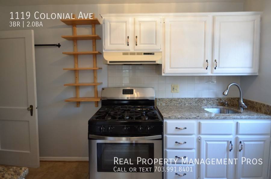Townhouse for rent at 1119 Colonial Ave, Alexandria, VA 22314