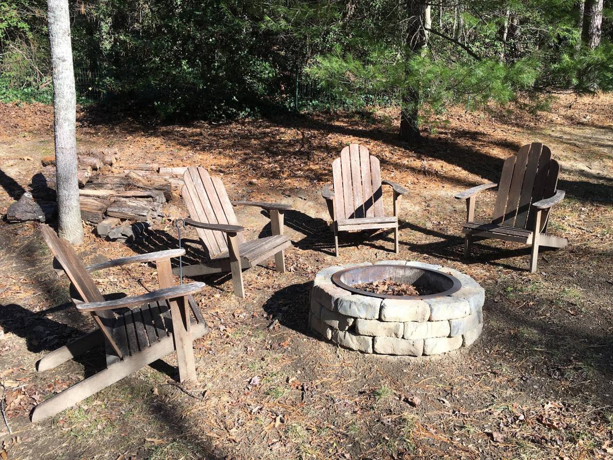 House for rent at 48 N Rowe Rd, Hendersonville, NC 28792