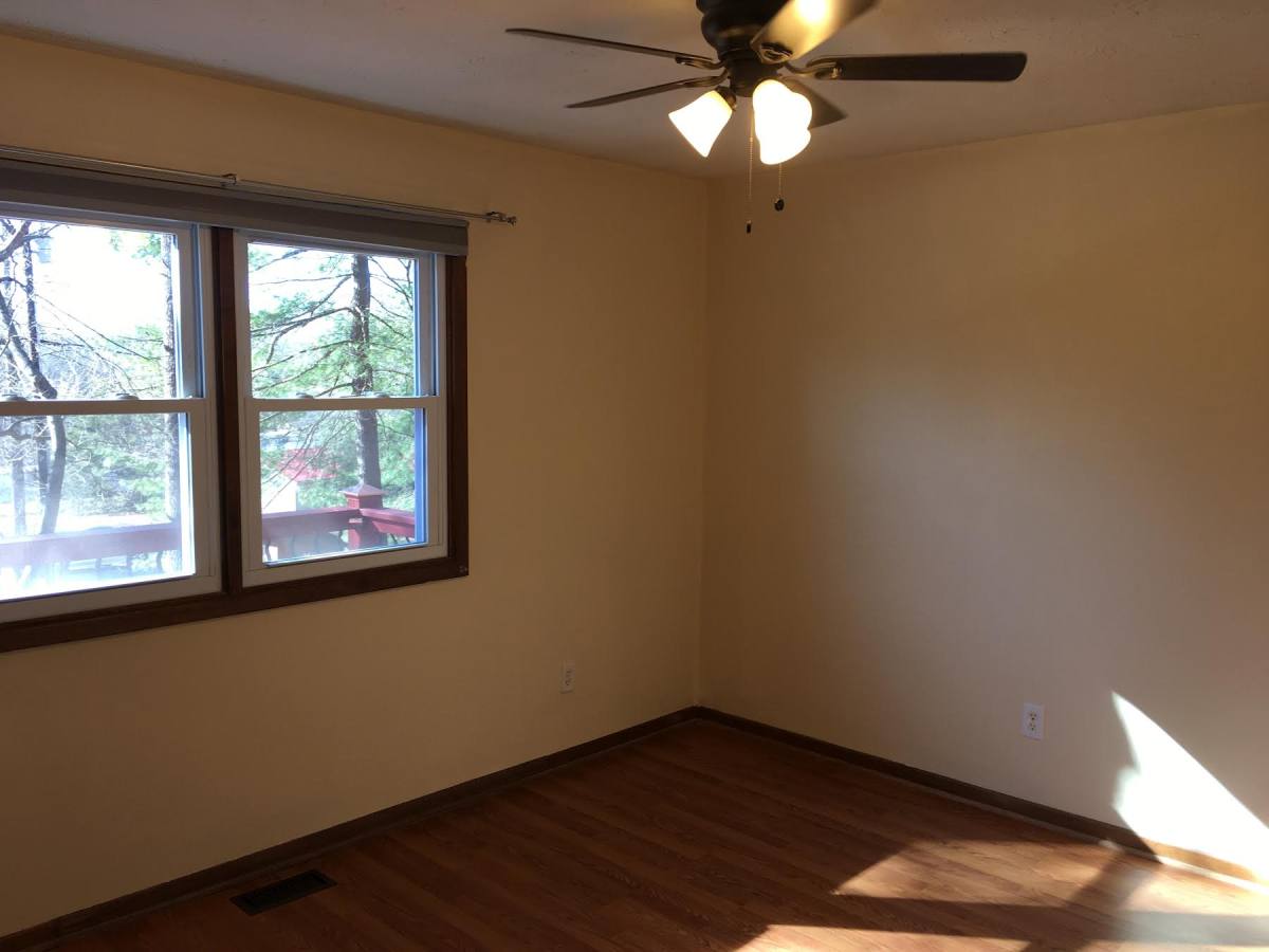 House for rent at 48 N Rowe Rd, Hendersonville, NC 28792