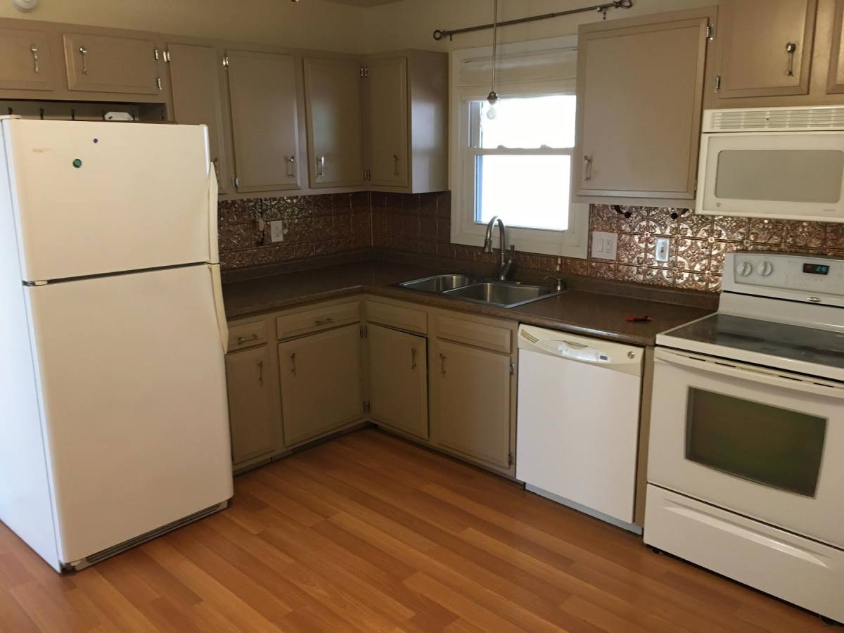 House for rent at 48 N Rowe Rd, Hendersonville, NC 28792