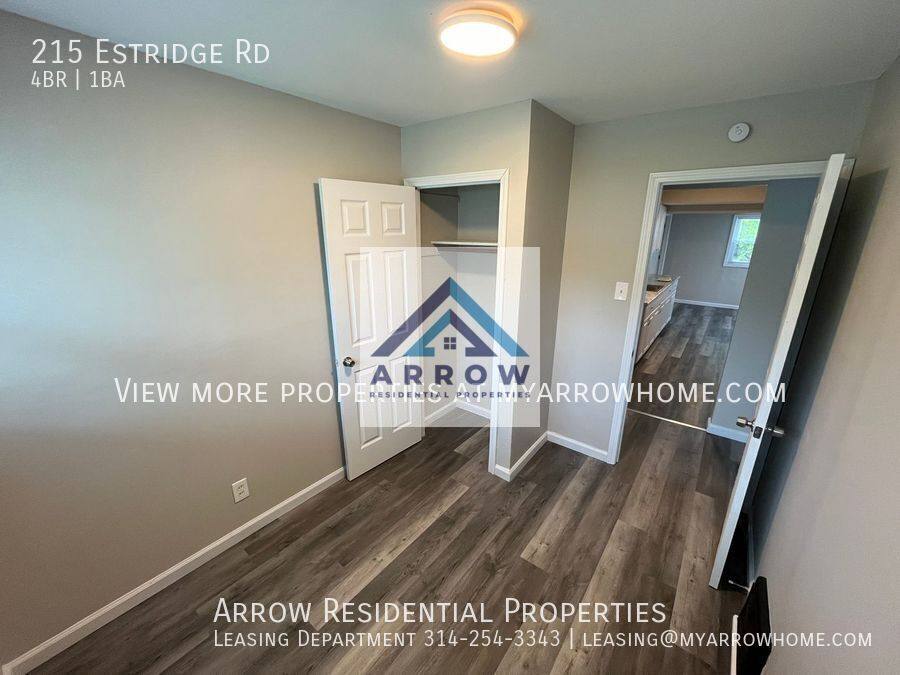 House for rent at 215 Estridge Rd, Saint Louis, MO 63137