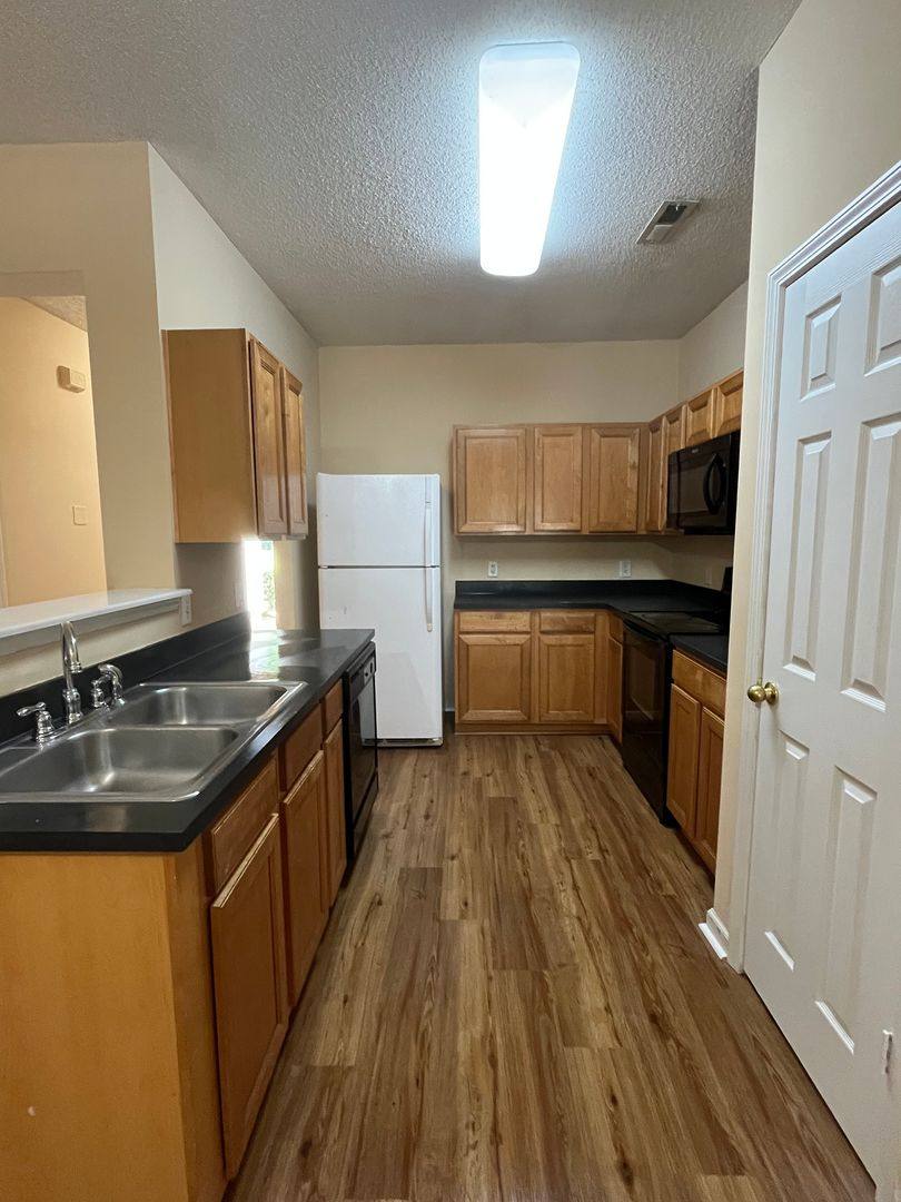 Townhouse for rent at 285 Brookshire Rd, Goose Creek, SC 29445