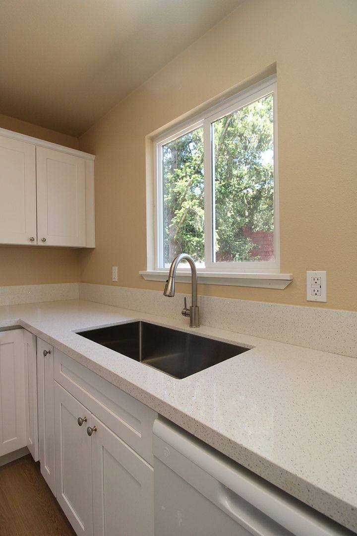 Apartment for rent at 2652 - 2658 SE, Portland, OR 97236