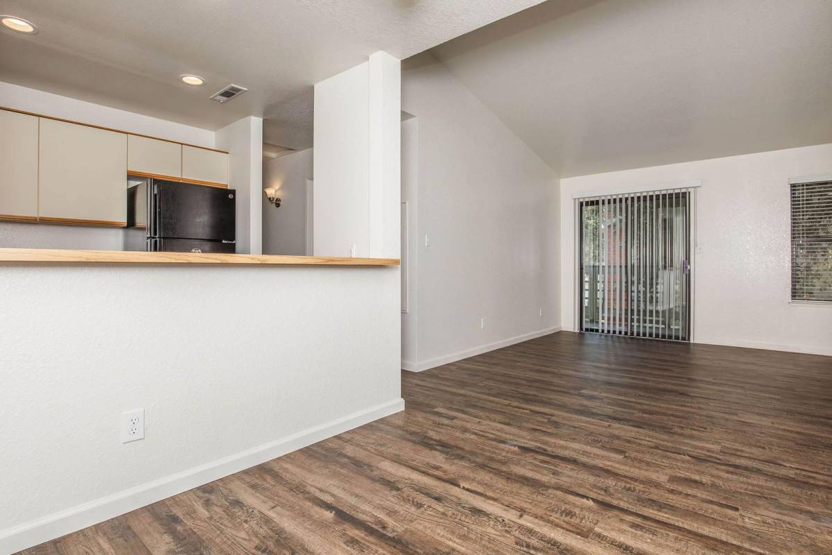 Apartment for rent at 1550 N Hope Ave, Reedley, CA 93654