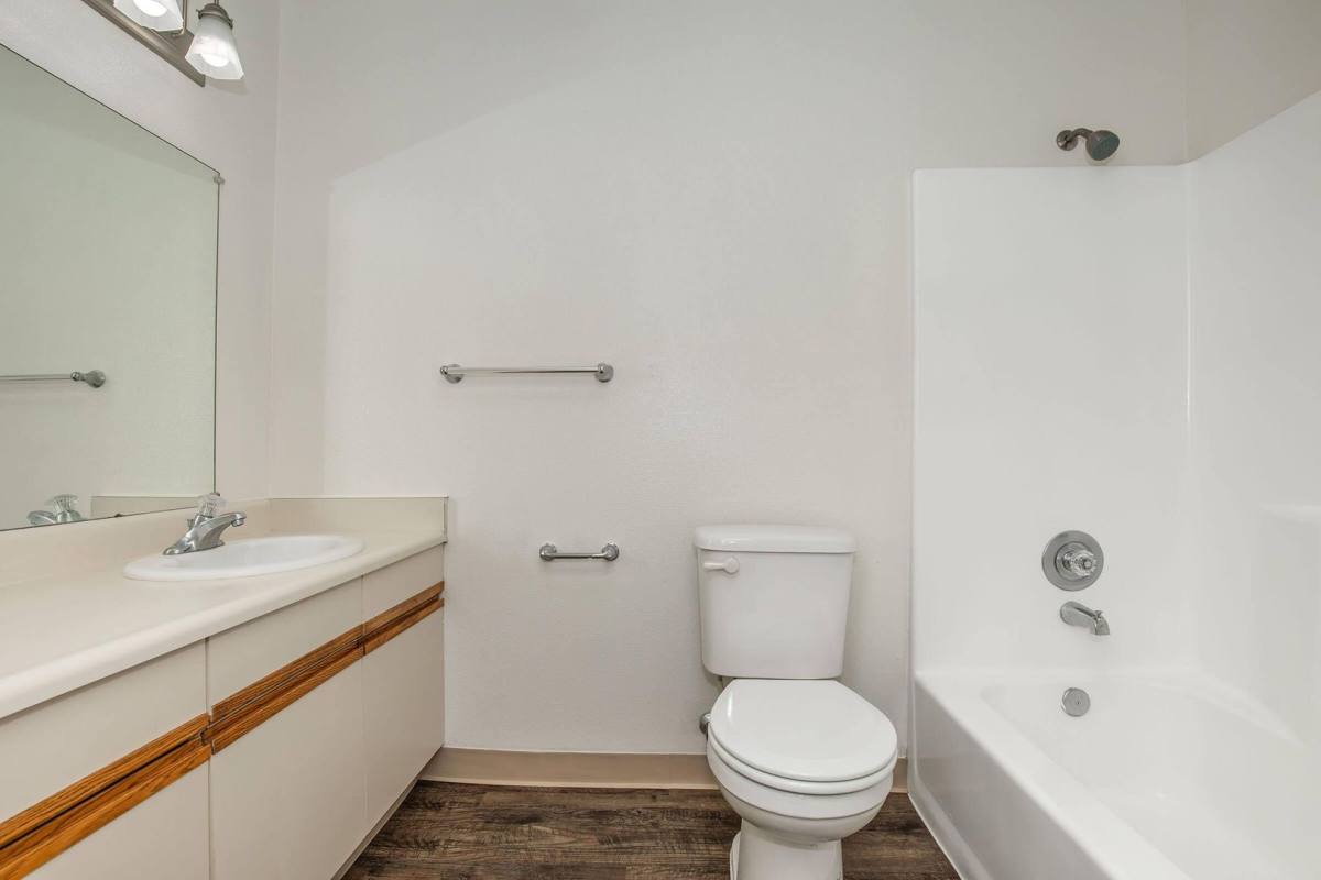Apartment for rent at 1550 N Hope Ave, Reedley, CA 93654
