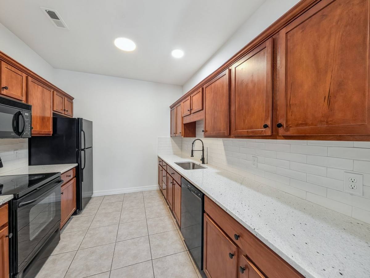 Townhouse for rent at 904 Dixson St, Rogers, AR 72758
