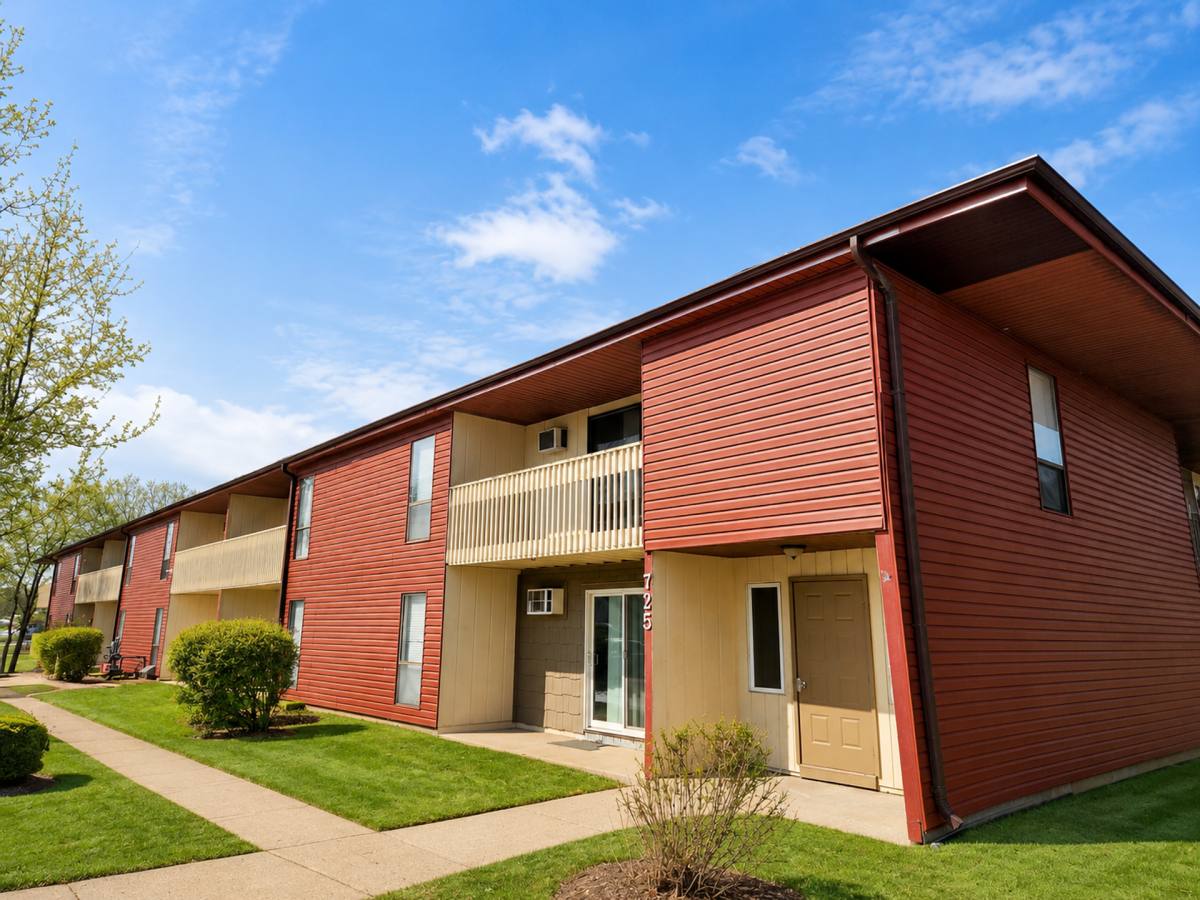 Apartment for rent at 725 Green Bay Dr, Mayville, WI 53050