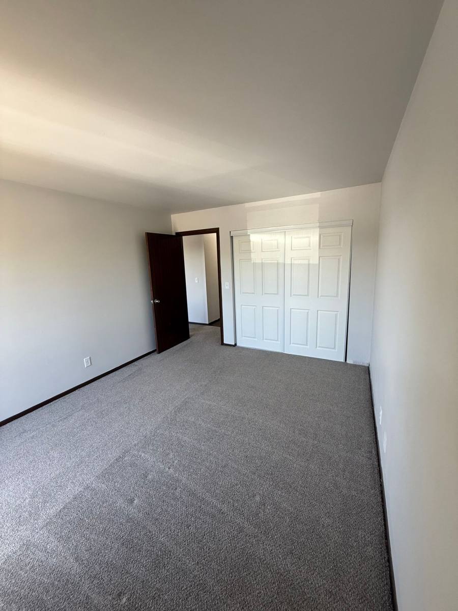Apartment for rent at 725 Green Bay Dr, Mayville, WI 53050