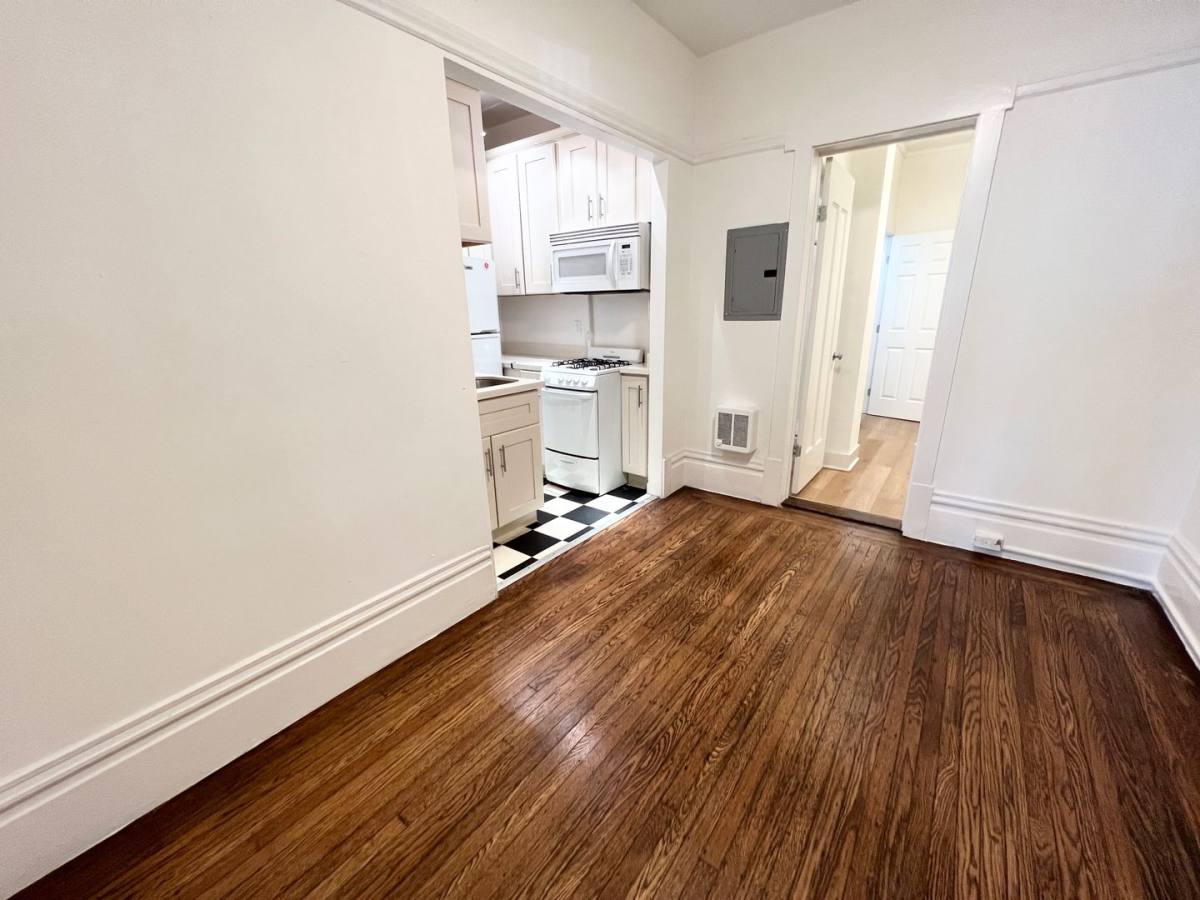 Apartment for rent at 711 Leavenworth St, San Francisco, CA 94109