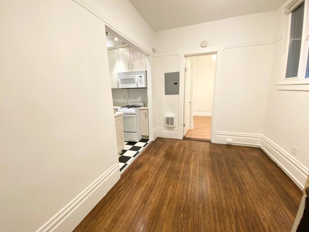 Apartment for rent at 711 Leavenworth St, San Francisco, CA 94109