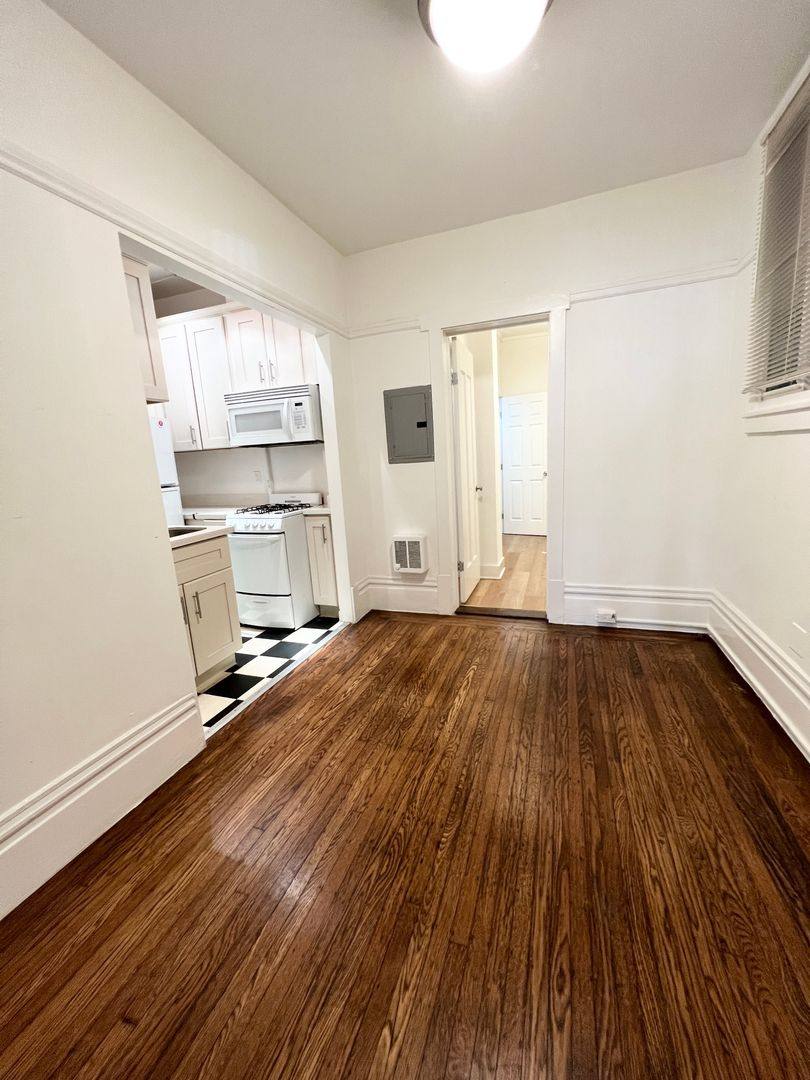 Apartment for rent at 711 Leavenworth St, San Francisco, CA 94109