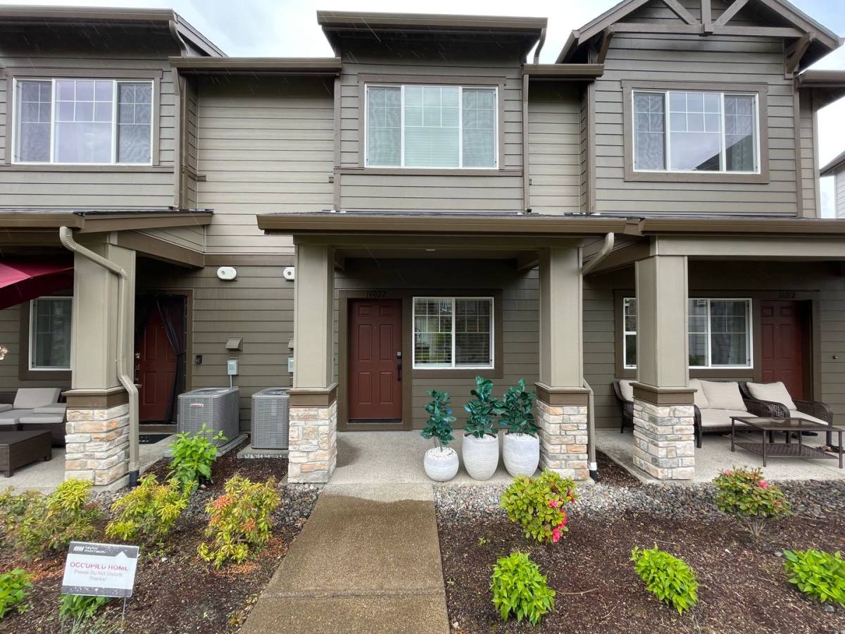 Townhouse for rent at 16022 NW Hosmer Lane, Portland, OR 97229