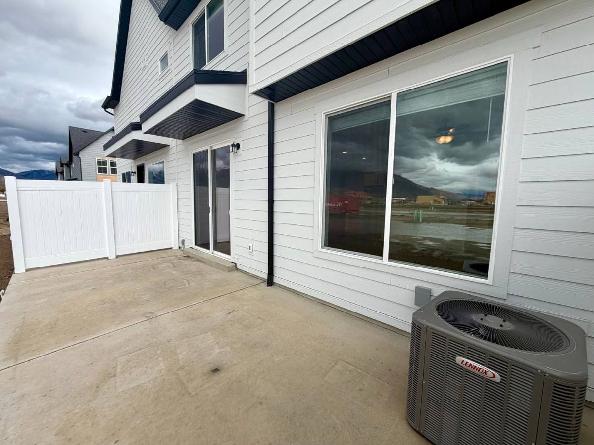 Townhouse for rent at 2721 W 2775 N, Ogden, UT 84404