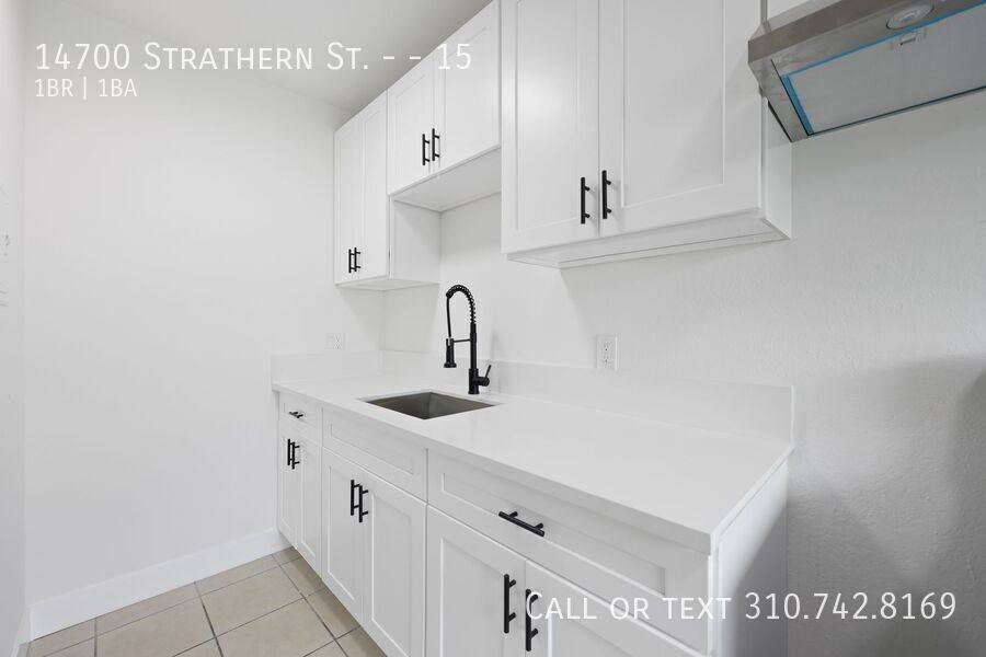 Apartment for rent at 14700 Strathern St #15, Santa Monica, CA 90402