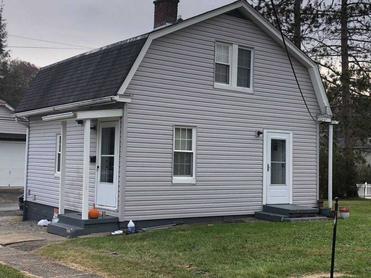 Apartment for rent at 346 2nd Ave, Bridgeville, PA 15017