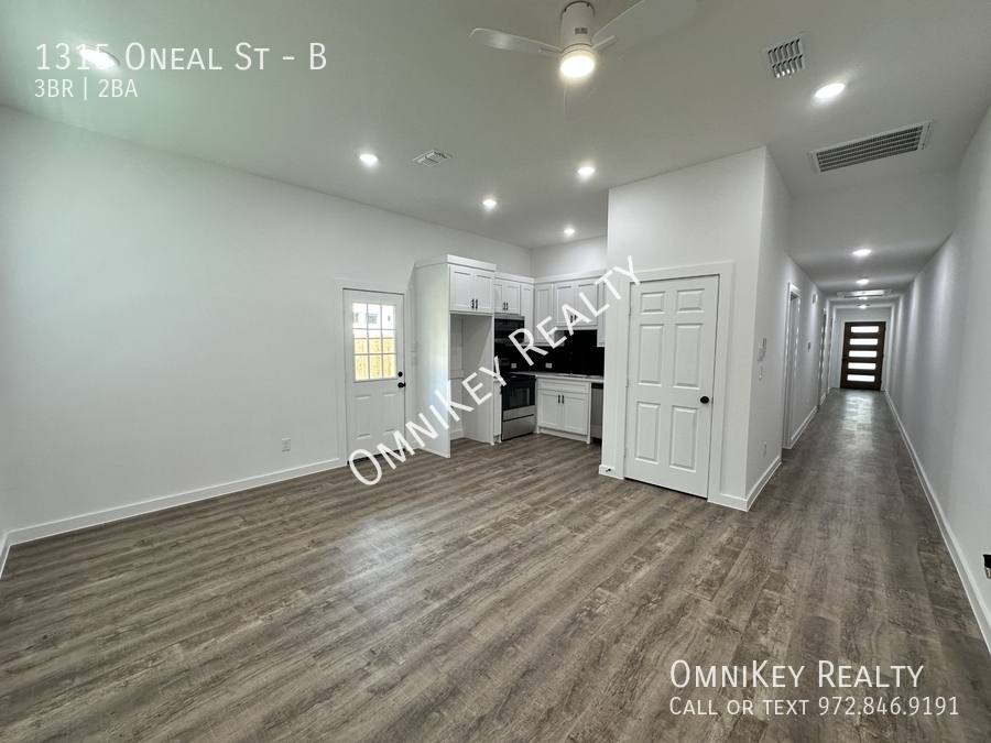 Apartment for rent at 1315 Oneal St #B, Commerce, TX 75428