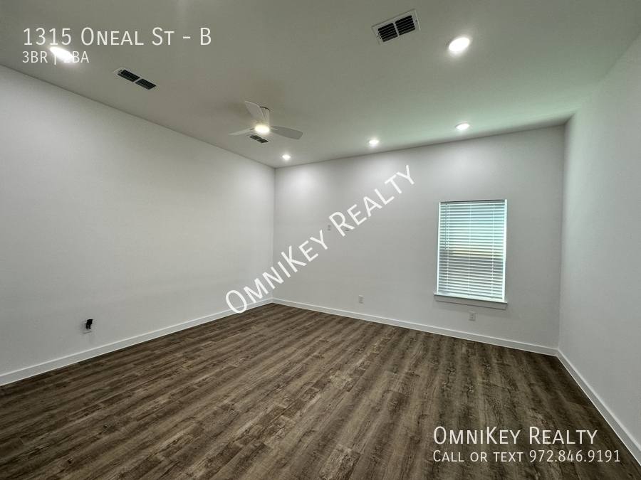 Apartment for rent at 1315 Oneal St #B, Commerce, TX 75428
