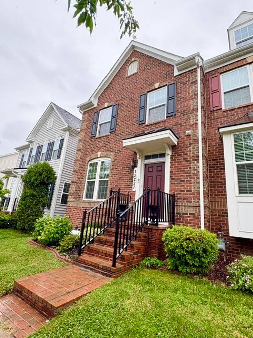 Townhouse for rent at 12227 Majestic Maple Dr, Clarksburg, MD 20871