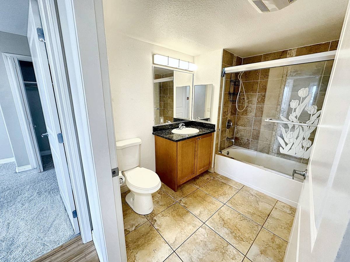 Apartment for rent at 15956 E 14th St #404, Daly City, CA 94015
