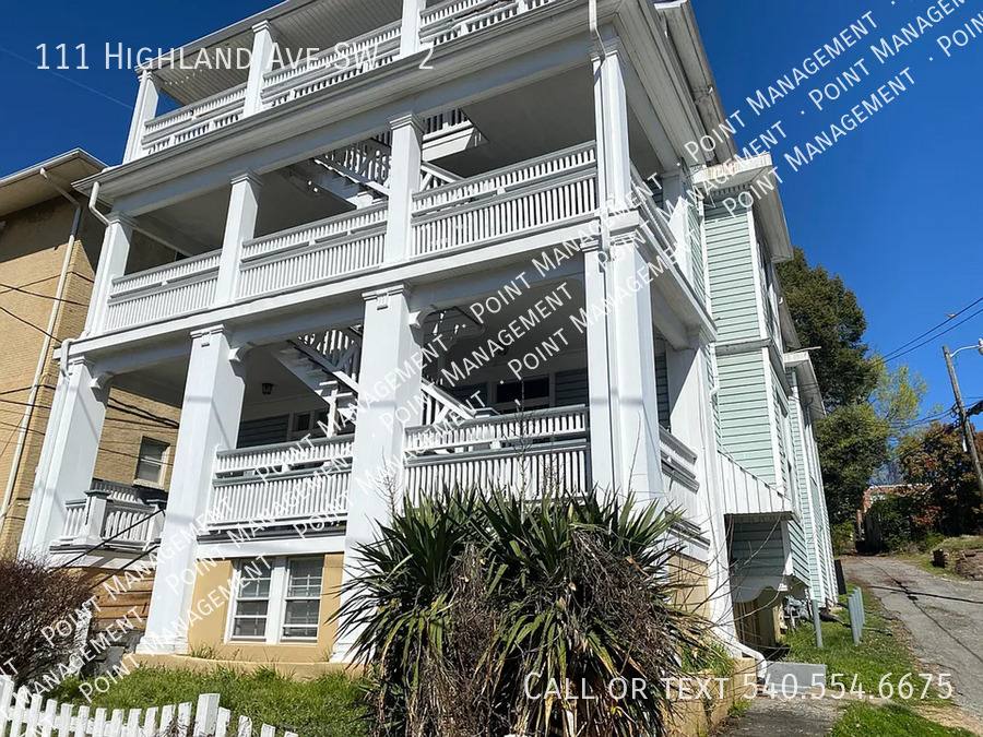 Apartment for rent at 111 Highland Ave SW #2, Roanoke, VA 24016