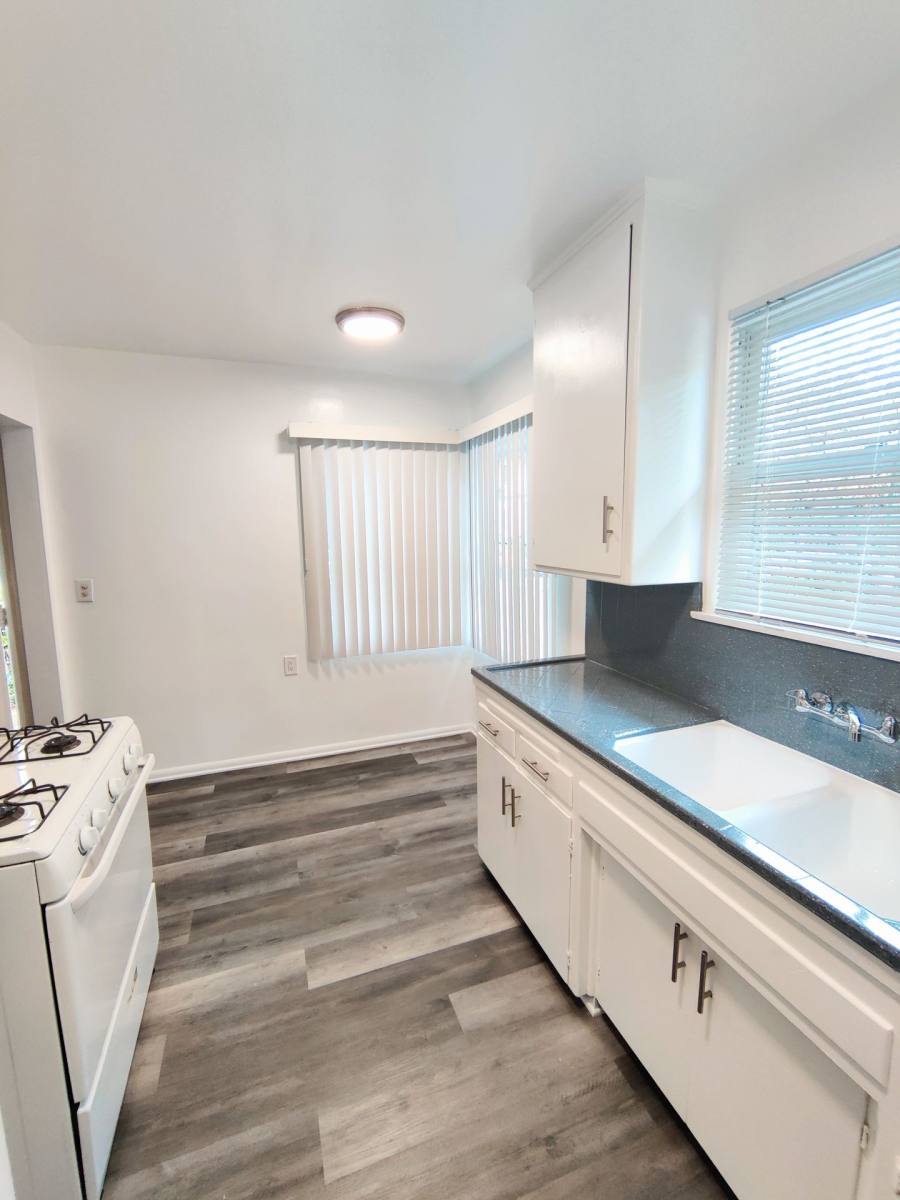 Apartment for rent at 11042-11050 1 2 Aqua Vista St, North Hollywood, CA 91602