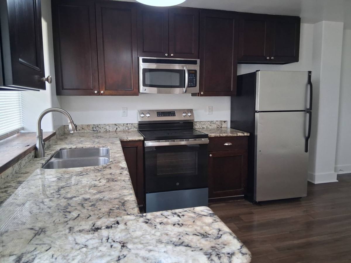 Apartment for rent at 1417 Annunciation St, New Orleans, LA 70130