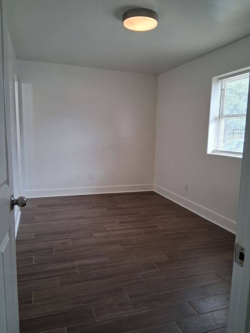 Apartment for rent at 1417 Annunciation St, New Orleans, LA 70130