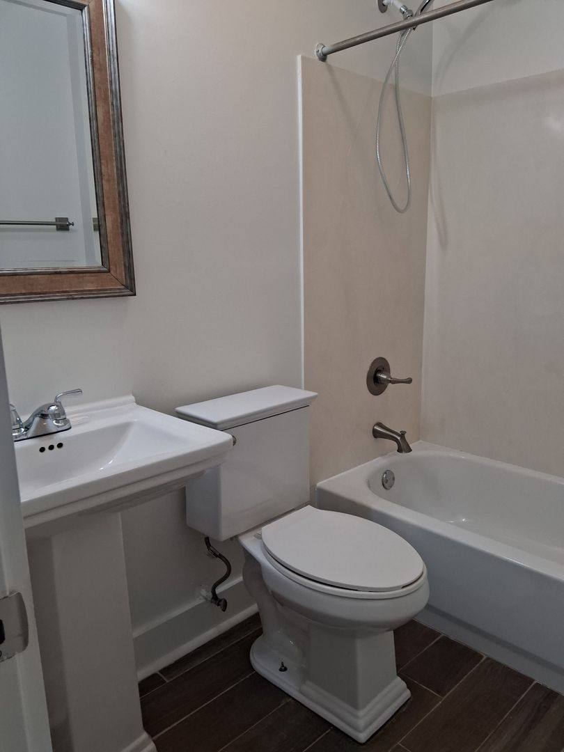 Apartment for rent at 1417 Annunciation St, New Orleans, LA 70130