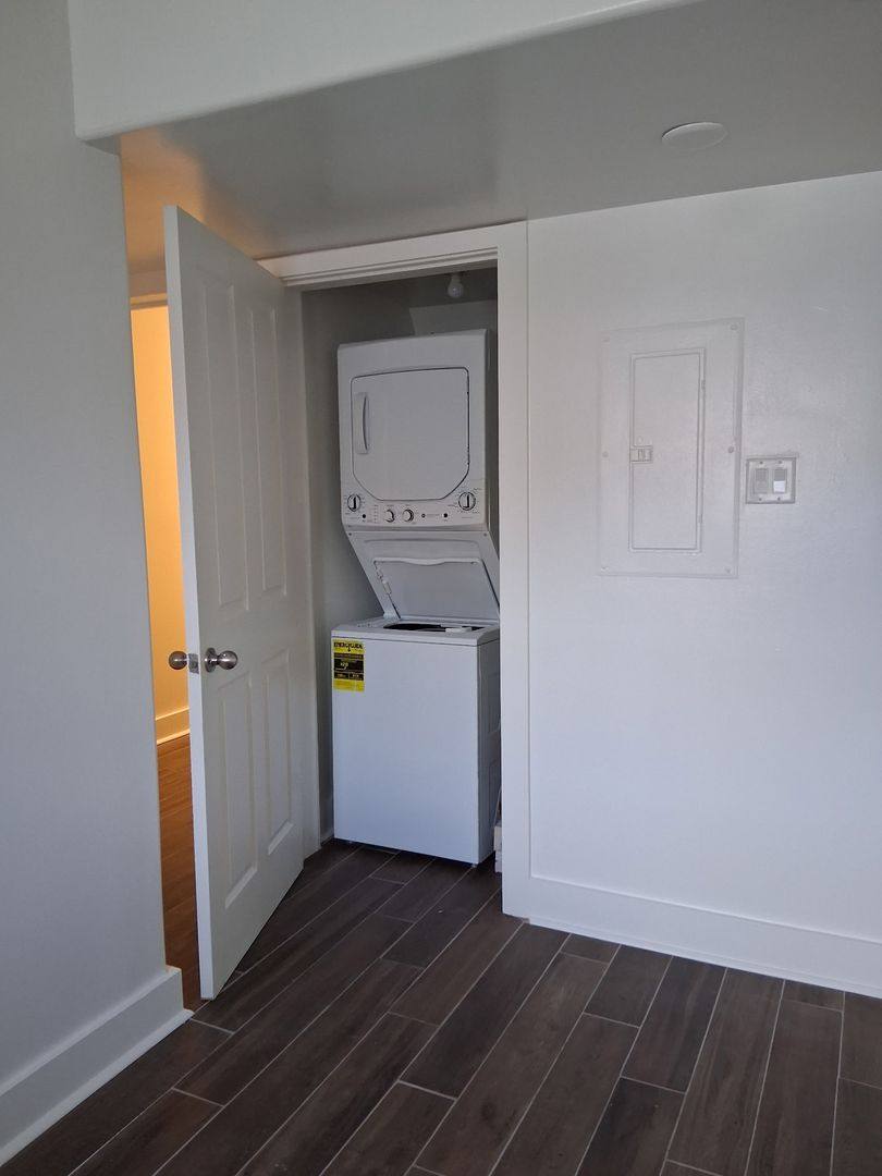 Apartment for rent at 1417 Annunciation St, New Orleans, LA 70130