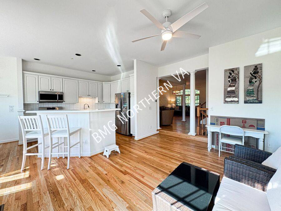 Townhouse for rent at 43003 Golf View Dr, Chantilly, VA 20152