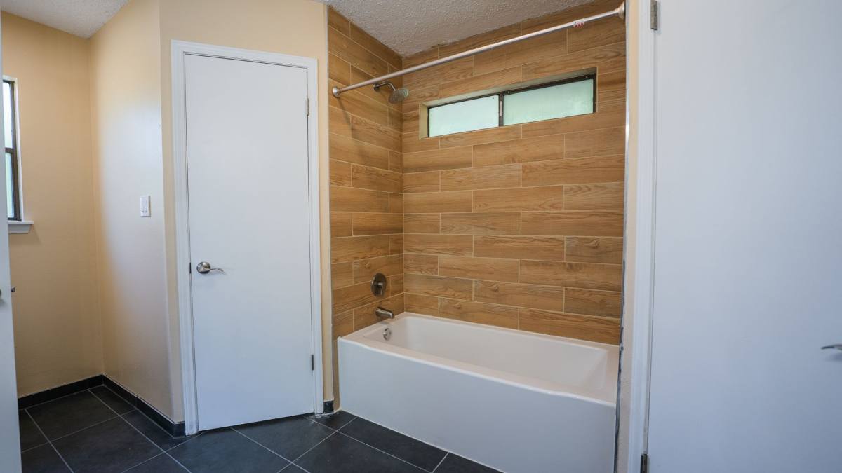Townhouse for rent at 9914 Ardash Lane, San Antonio, TX 78250