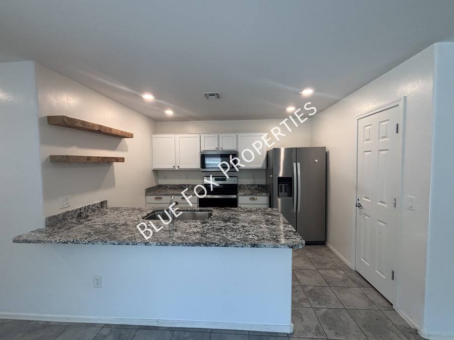 House for rent at 98 E Manor View Rd, Tucson, AZ 85756